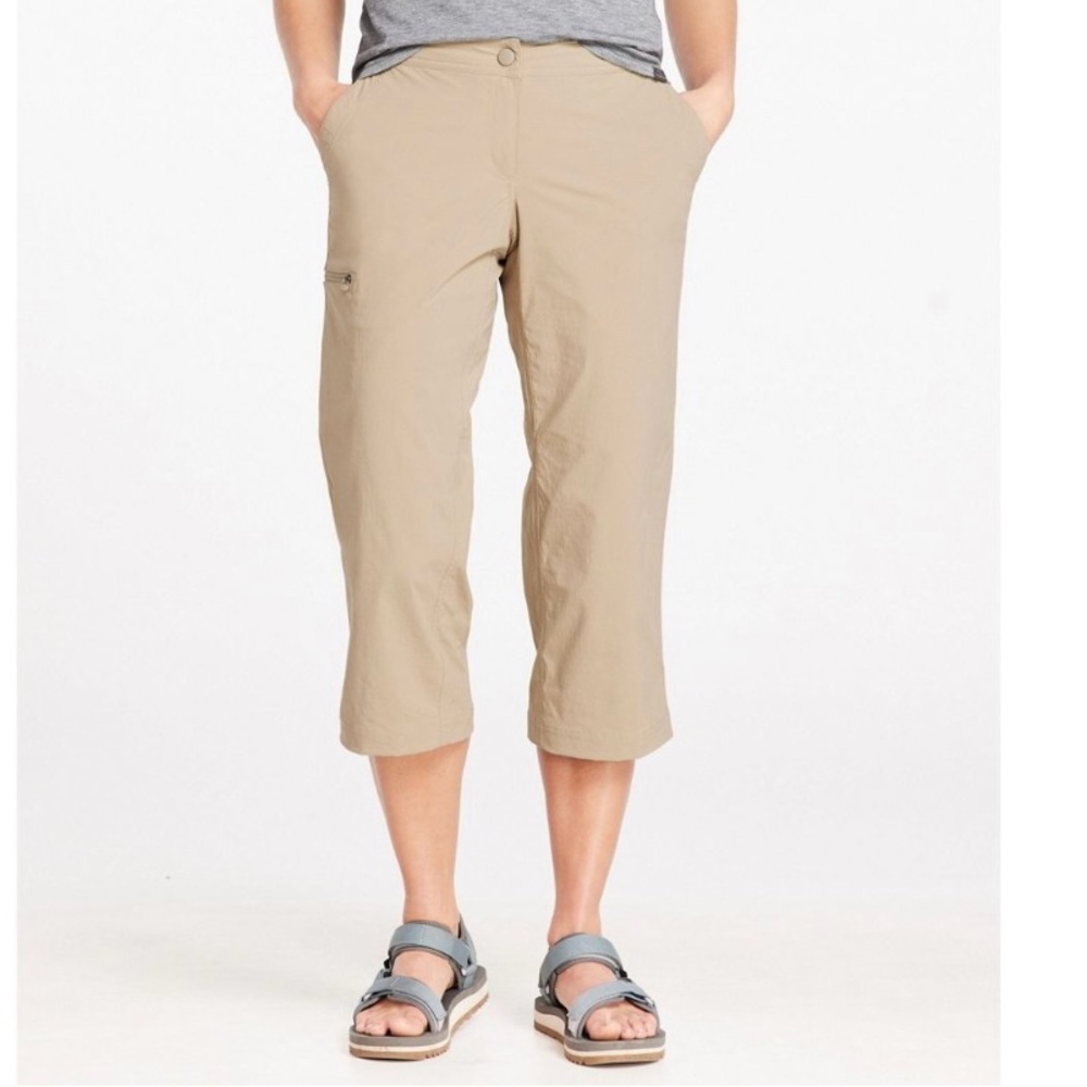 LL Bean Water Repellent Capris like new sz 6 petite